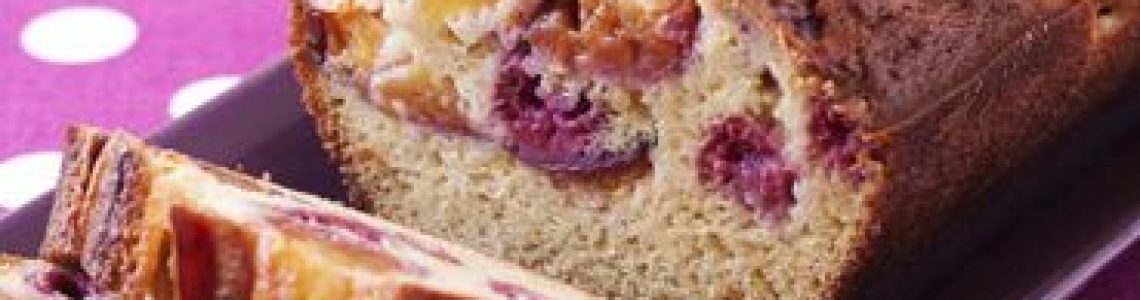 https---www.odelices.com-images-recettes-cake_moelleux_aux_peches_et_framboises